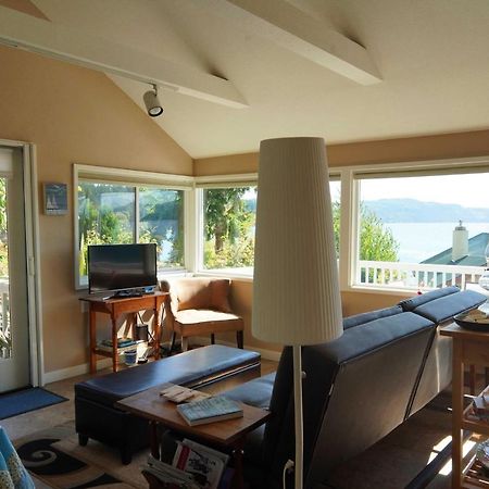 Idyllic Waterfront Cottage With Beach And Sunset Views Port Townsend Eksteriør bilde